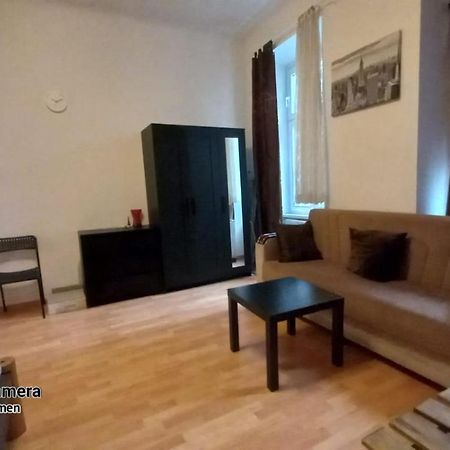 Vienna Center Studio Apartment Bagian luar foto